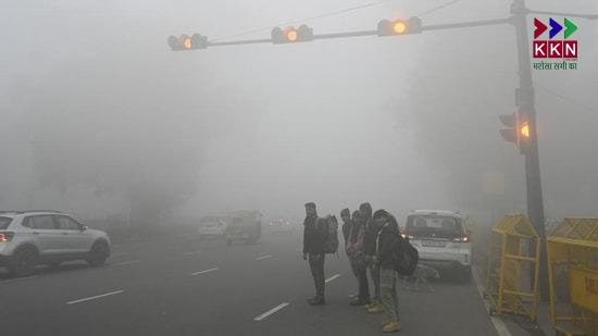 Delhi Weather Update: Rain Hits NCR, More Showers Predicted by IMD; 29 Trains Delayed Due to Fog