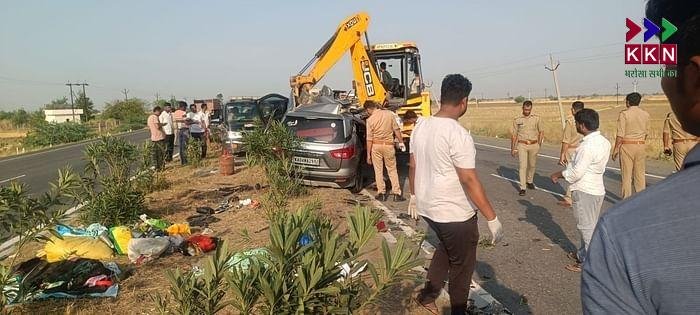 Tragic Road Accident on Jhansi-Kanpur Highway: 6 Dead Including Infant, Car Was Speeding at 140 km/h