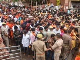 Barabanki Temple Tragedy: Live Electric Wire Falls on Crowd, Causes Stampede – Two Dead, 47 Injured