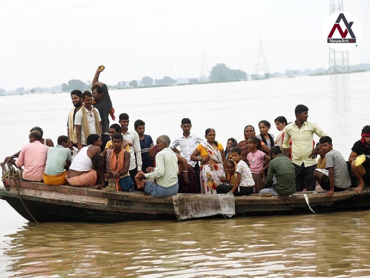 Bihar Flood 2025: Bagmati River Wreaks Havoc, Villagers Forced to Commute by Boats