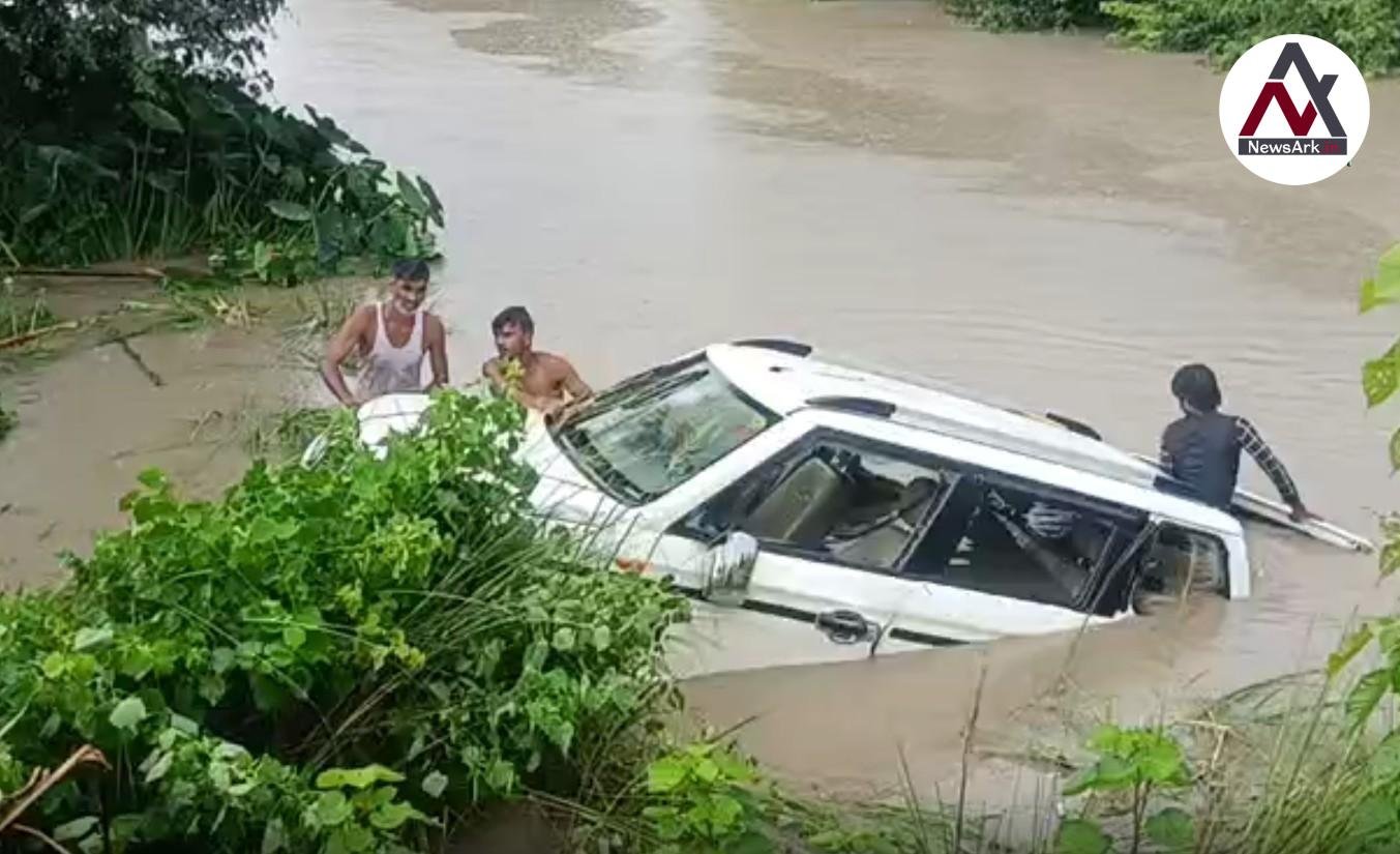 Bolero Falls Into Canal in Gonda, 11 Dead and 4 Injured: CM Yogi Expresses Grief